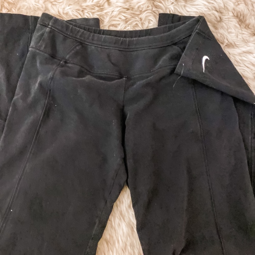 Nike yoga style leggings